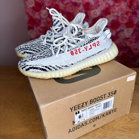 YEEZY sneakers zebra black white size 8 - Picture 2 of 11